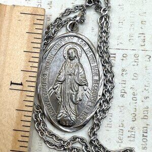 Vintage Silver Catholic Virgin Mary Miraculous Medal Pendant Necklace
